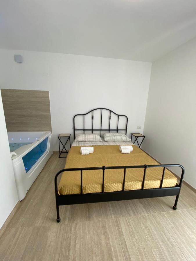 Maris Suite - Appartamento Con Vasca Idromassaggio Alghero Exterior foto